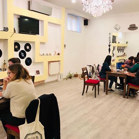 Sherlock Holmes Hostel Baku Exteriör bild