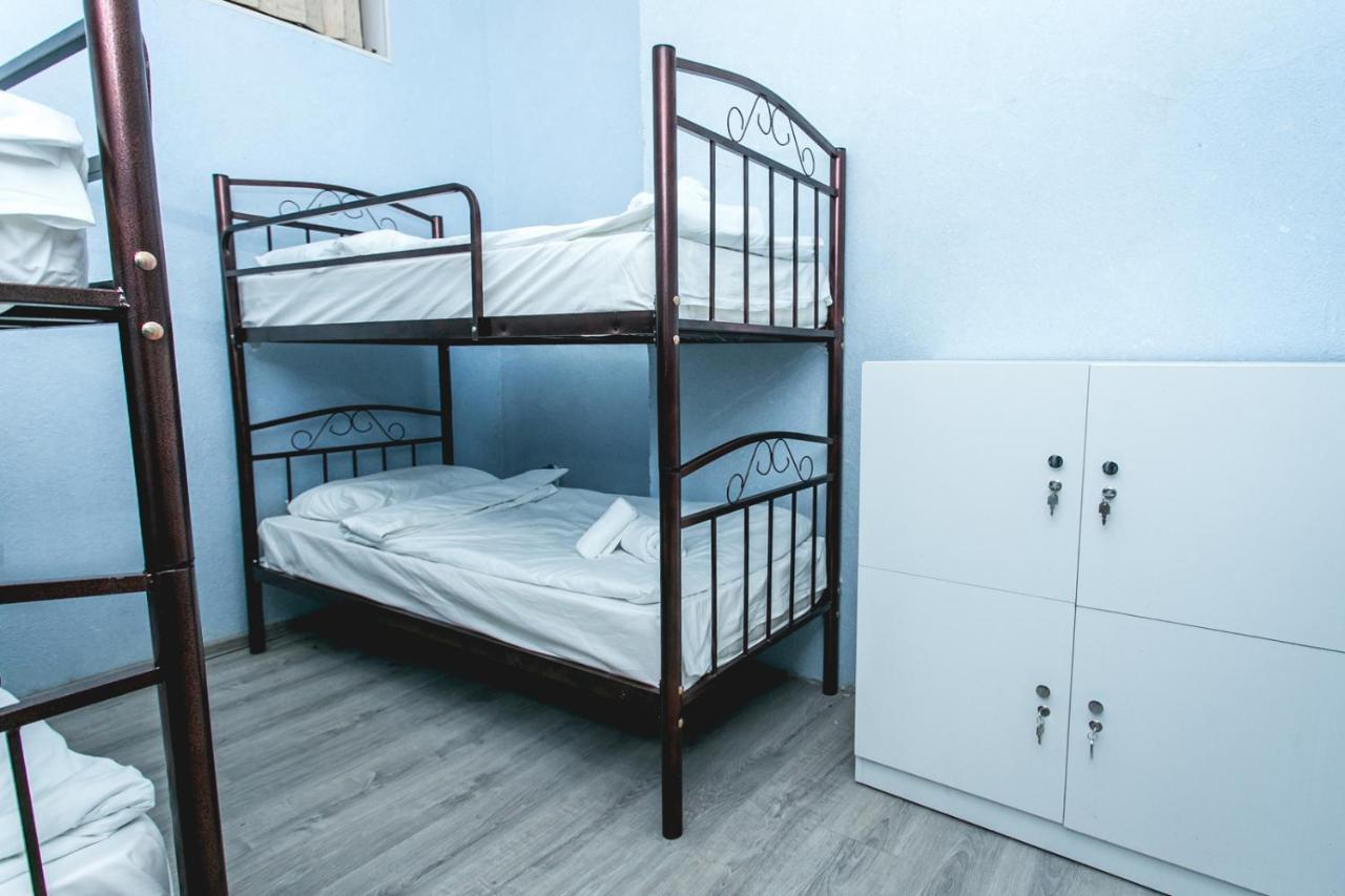 Sherlock Holmes Hostel Baku Exteriör bild