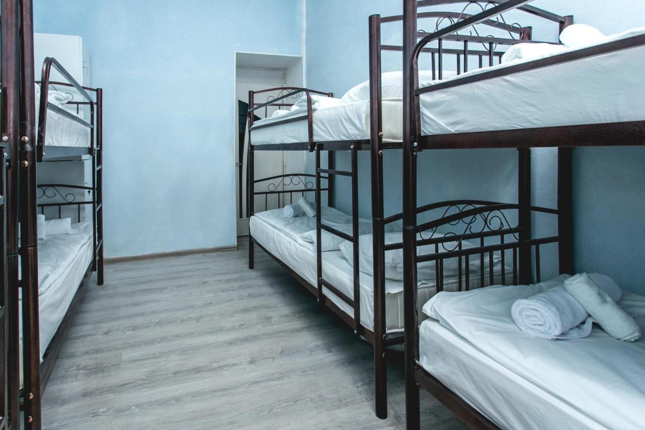 Sherlock Holmes Hostel Baku Exteriör bild