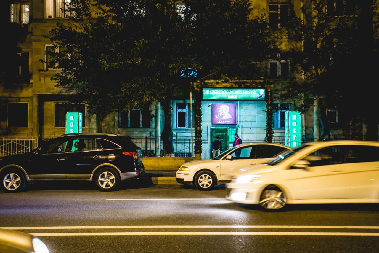 Sherlock Holmes Hostel Baku Exteriör bild