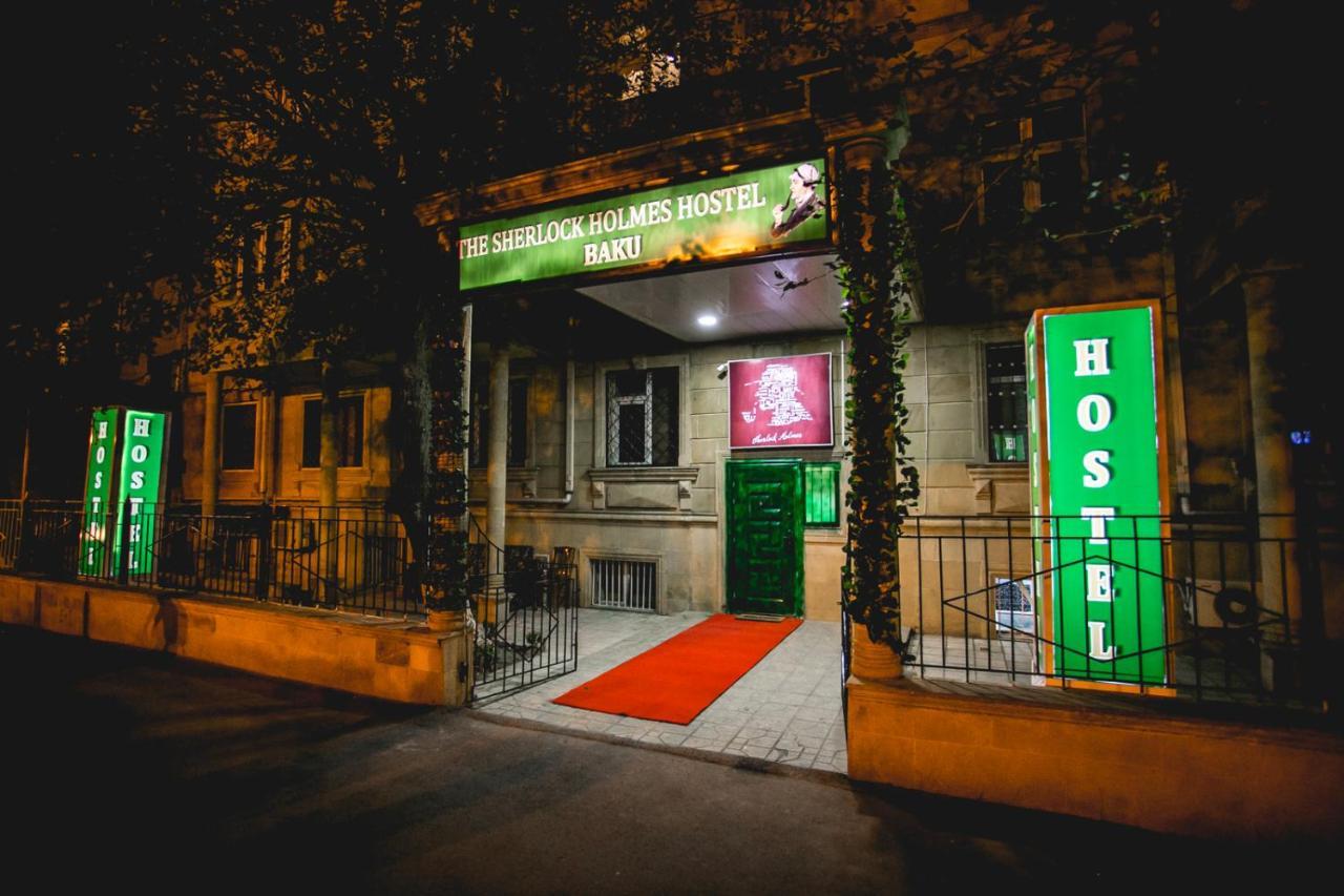Sherlock Holmes Hostel Baku Exteriör bild