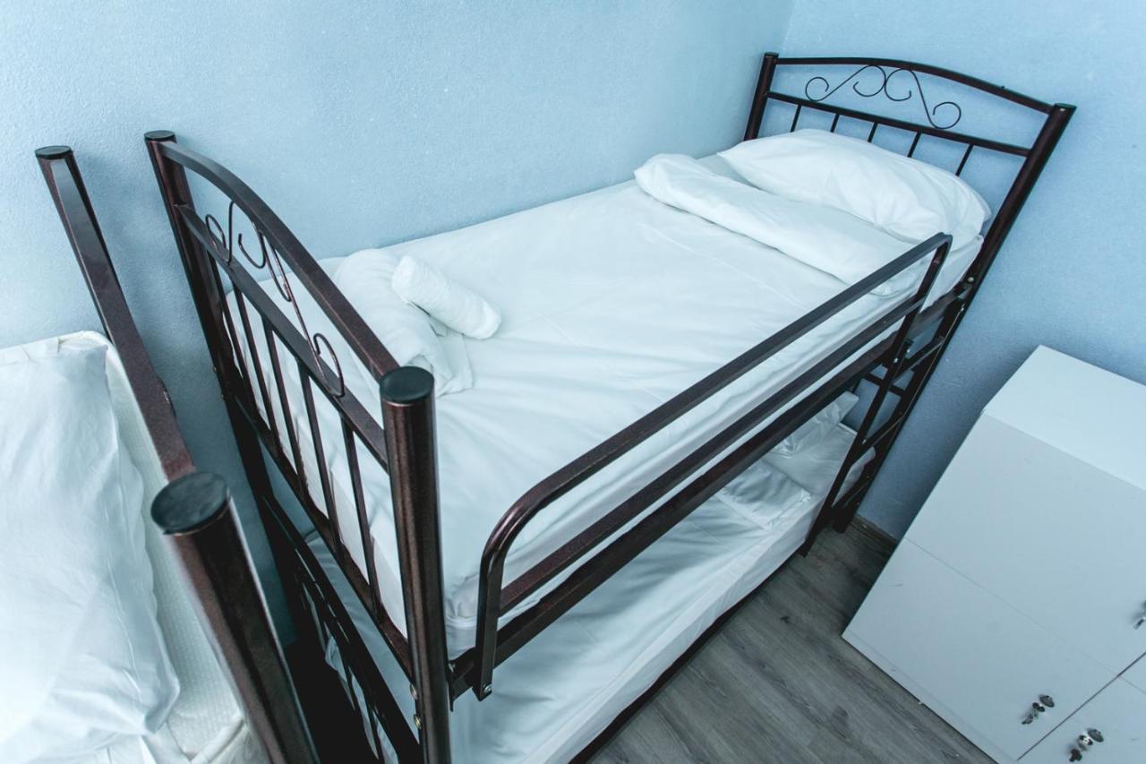 Sherlock Holmes Hostel Baku Exteriör bild