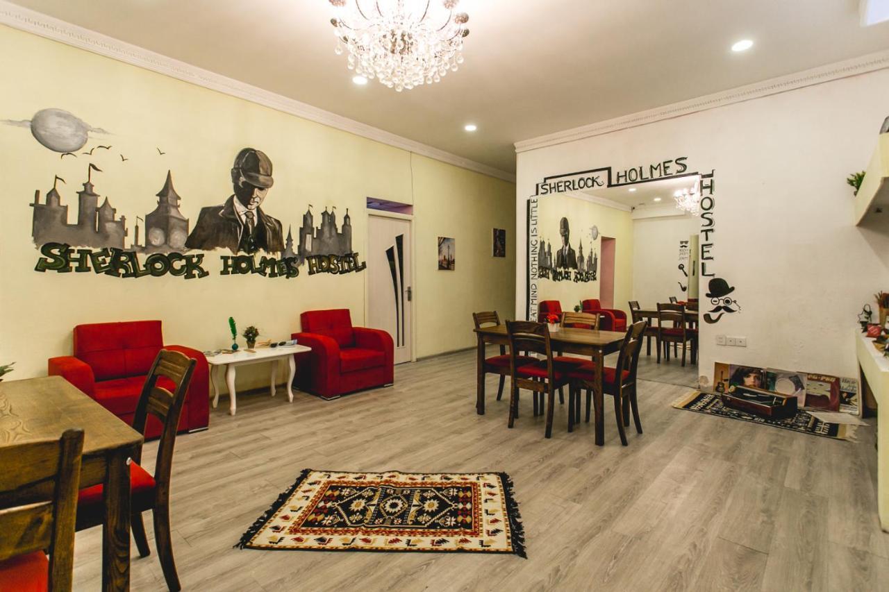 Sherlock Holmes Hostel Baku Exteriör bild