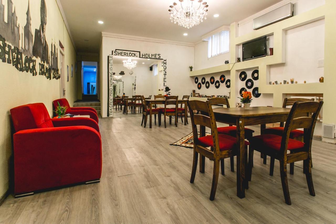 Sherlock Holmes Hostel Baku Exteriör bild