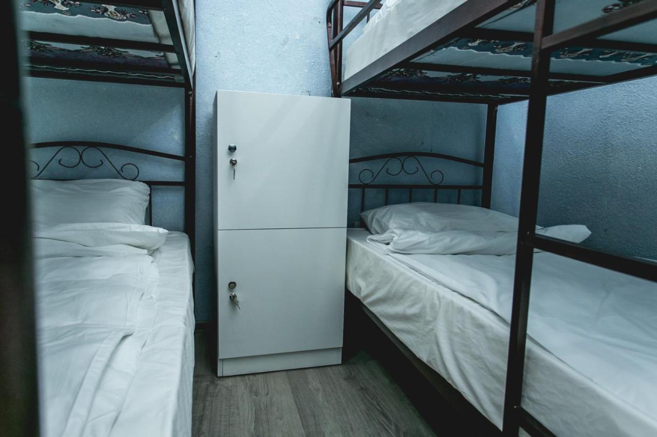 Sherlock Holmes Hostel Baku Exteriör bild